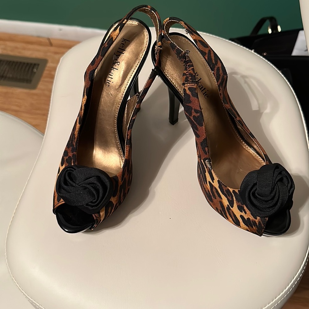 Leopard Pumps!